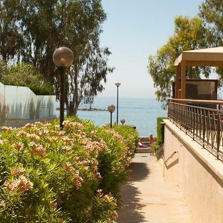 Galatex Beach Apartment Лимасол Екстериор снимка