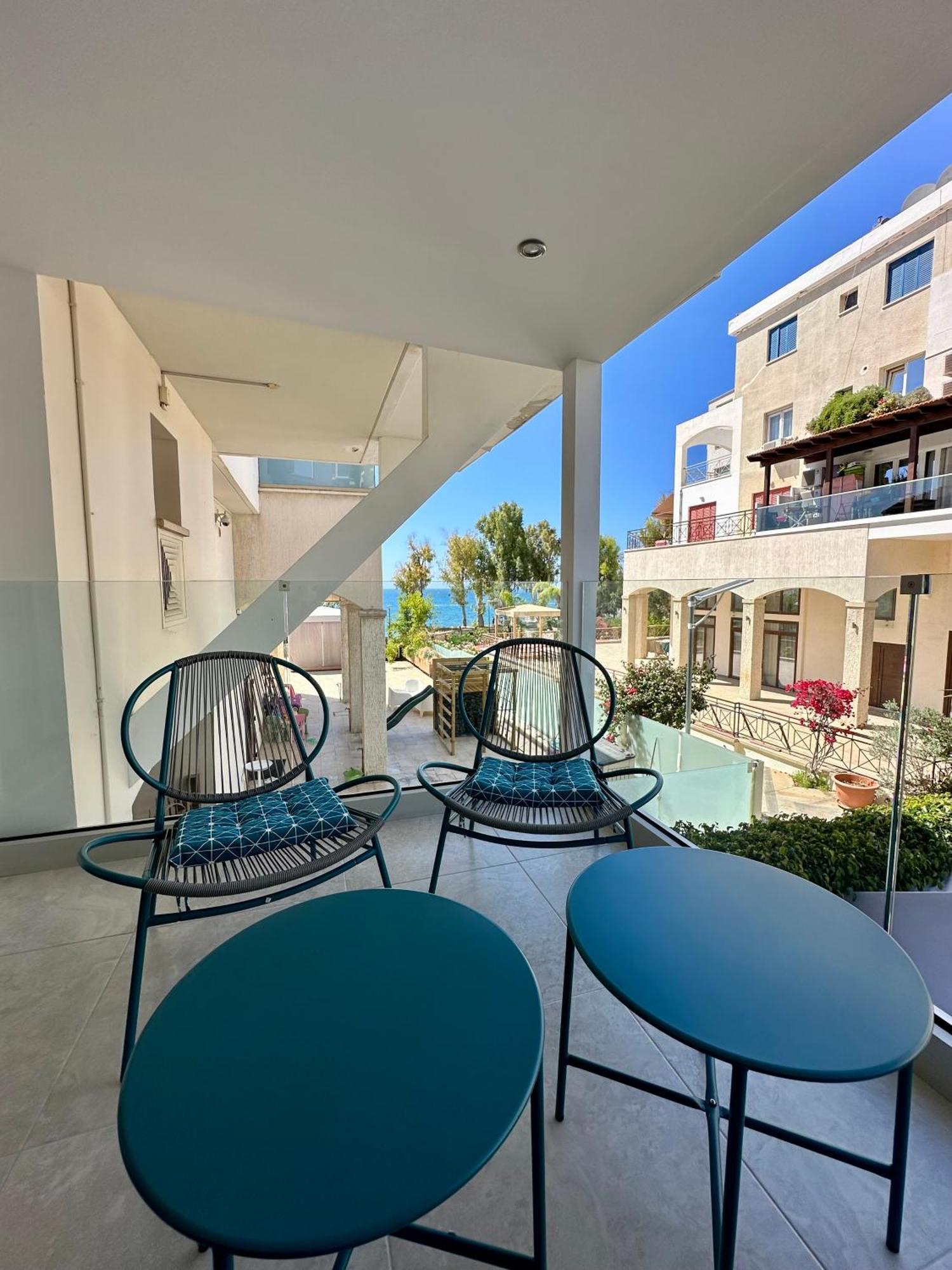 Galatex Beach Apartment Лимасол Екстериор снимка