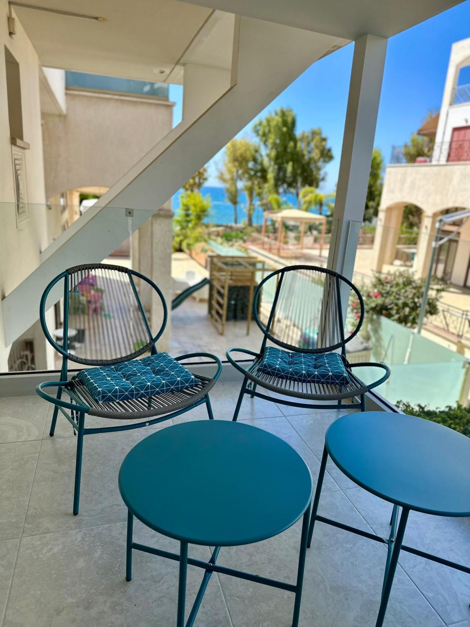 Galatex Beach Apartment Лимасол Екстериор снимка