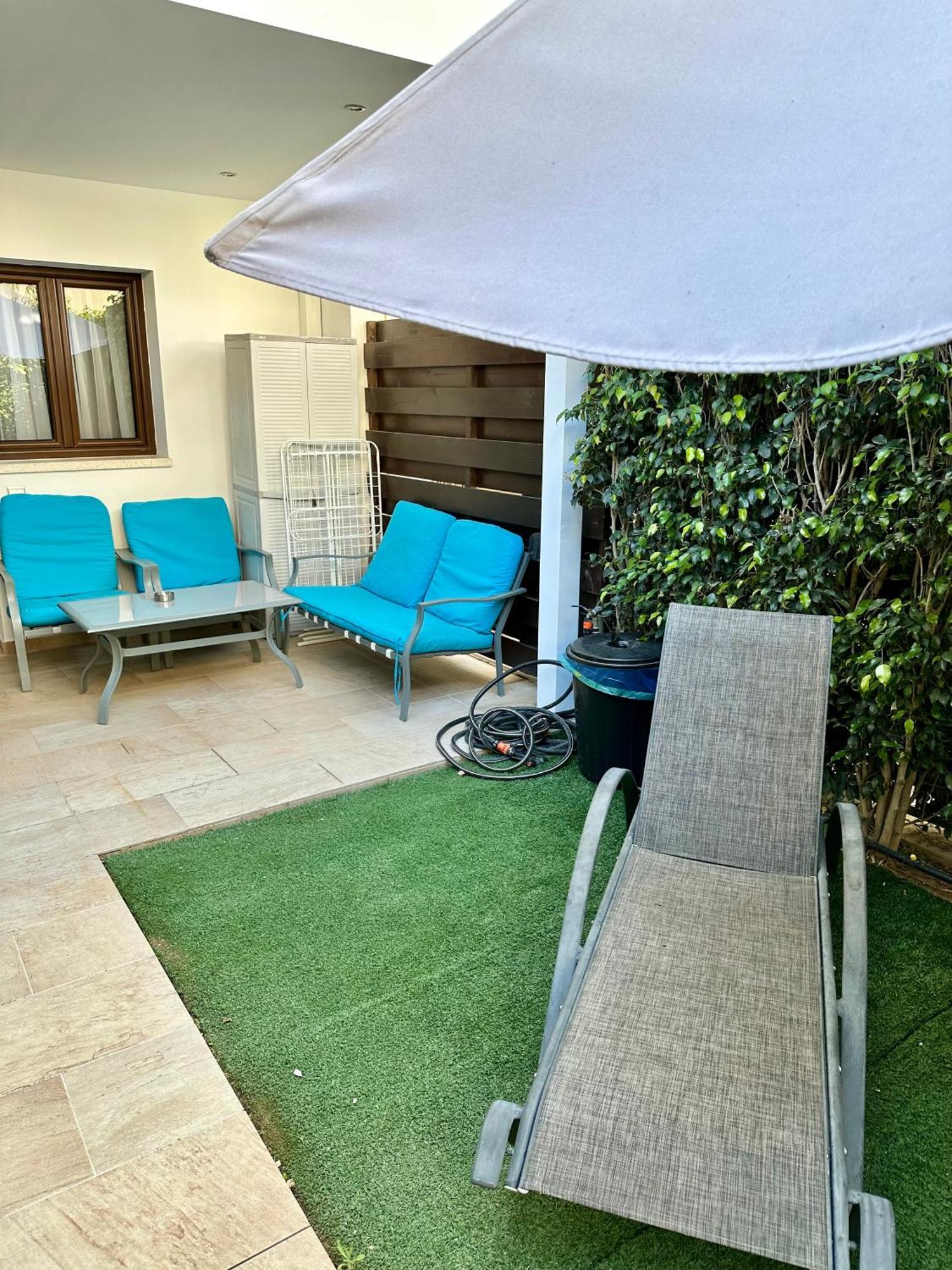 Galatex Beach Apartment Лимасол Екстериор снимка