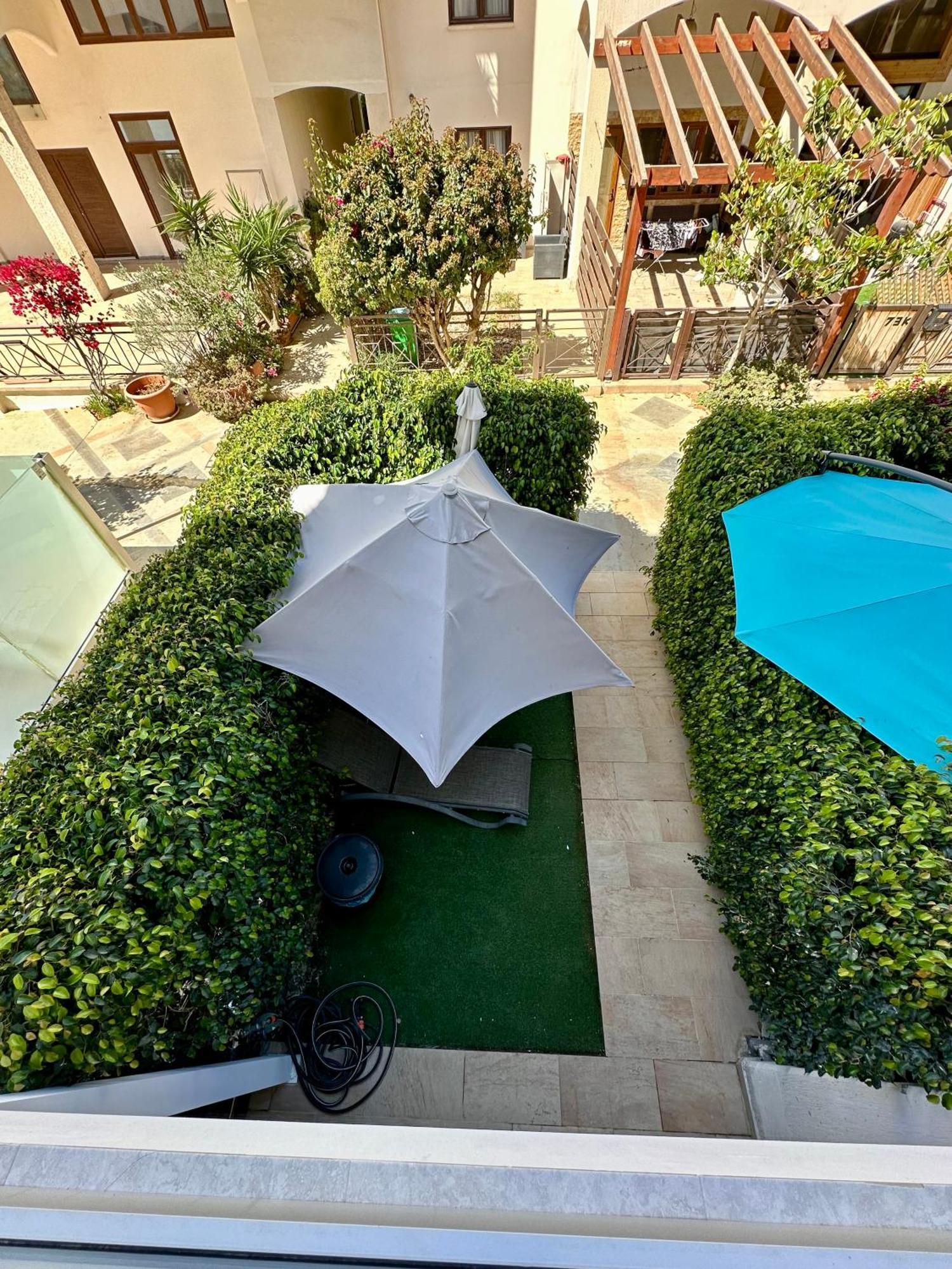 Galatex Beach Apartment Лимасол Екстериор снимка