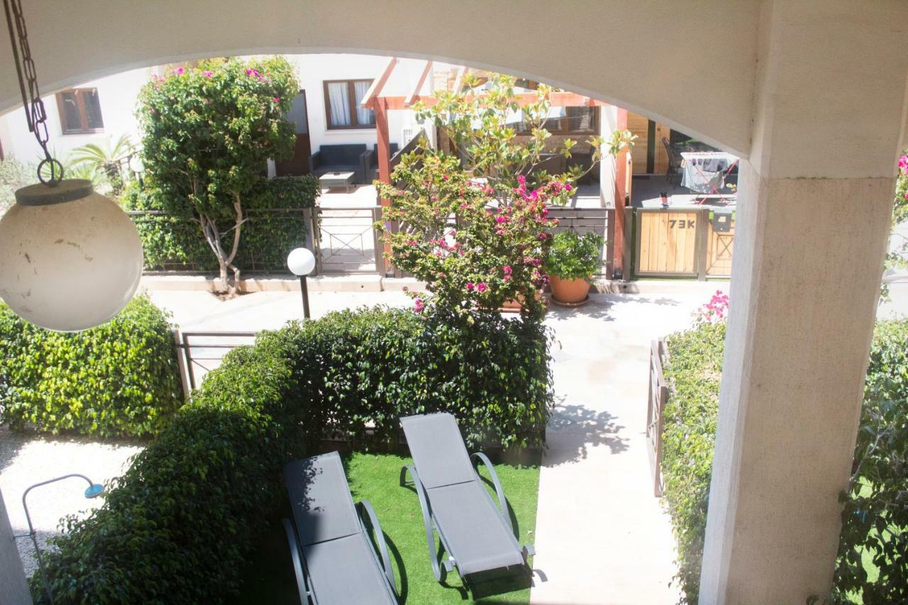 Galatex Beach Apartment Лимасол Екстериор снимка