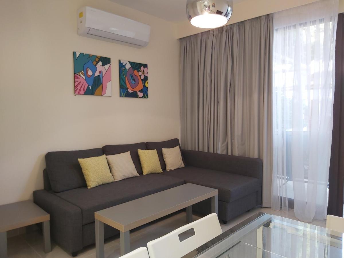 Galatex Beach Apartment Лимасол Екстериор снимка