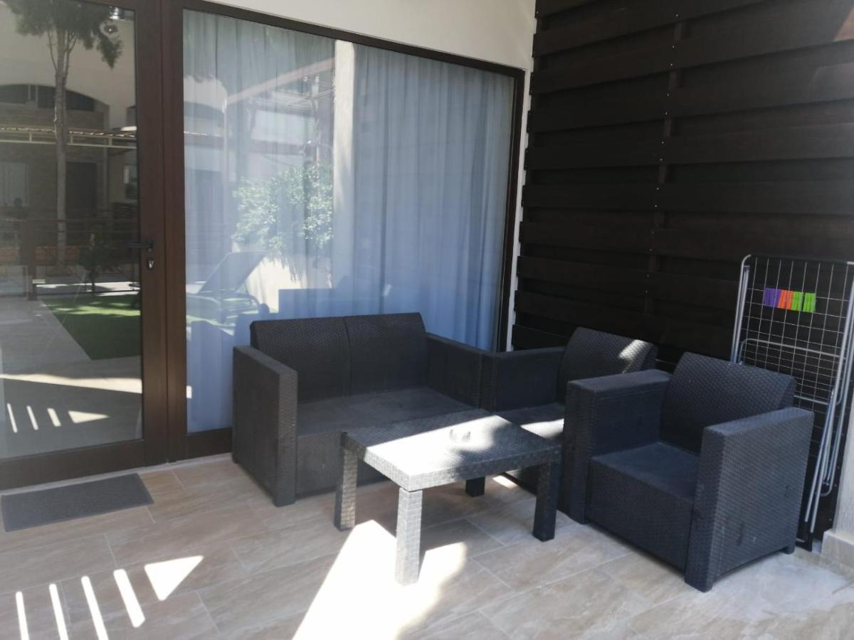 Galatex Beach Apartment Лимасол Екстериор снимка